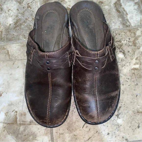 Women’s Clark’s Slip on Brown Leather Causal  Comfort Clog Mules shoes size 6 - Picture 3 of 14